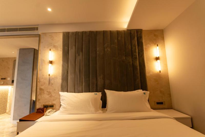 Hotel Ocean Blue Visakhapatnam Buitenkant foto