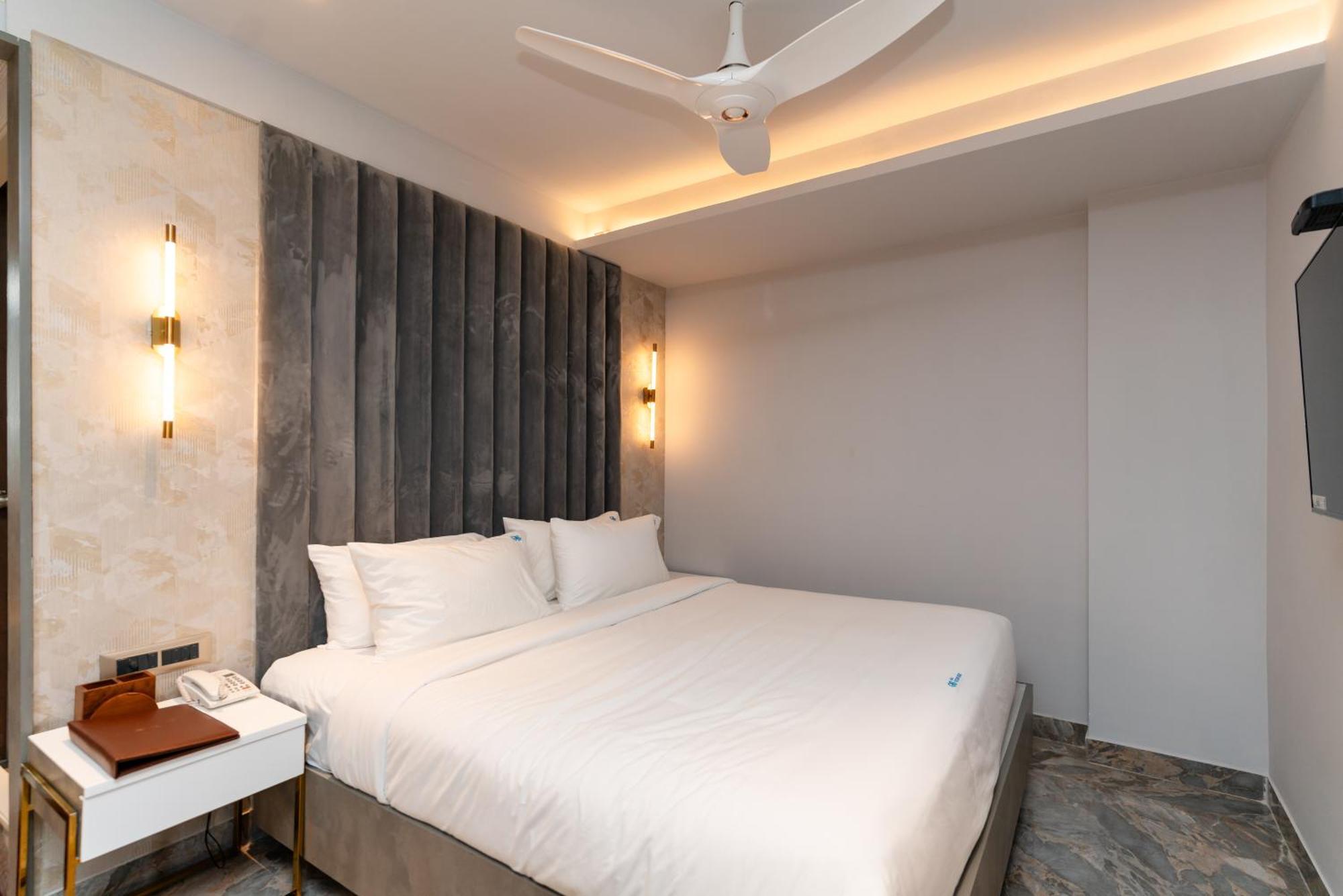 Hotel Ocean Blue Visakhapatnam Buitenkant foto